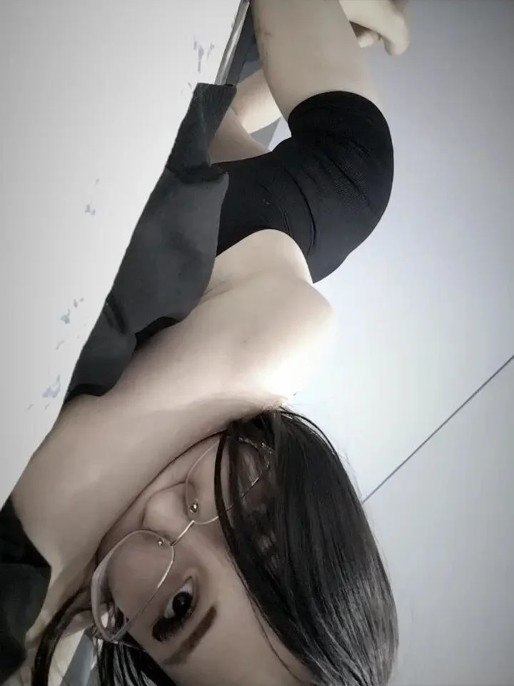 XXX Porn Photo of Nude Philip_Morris_ 3