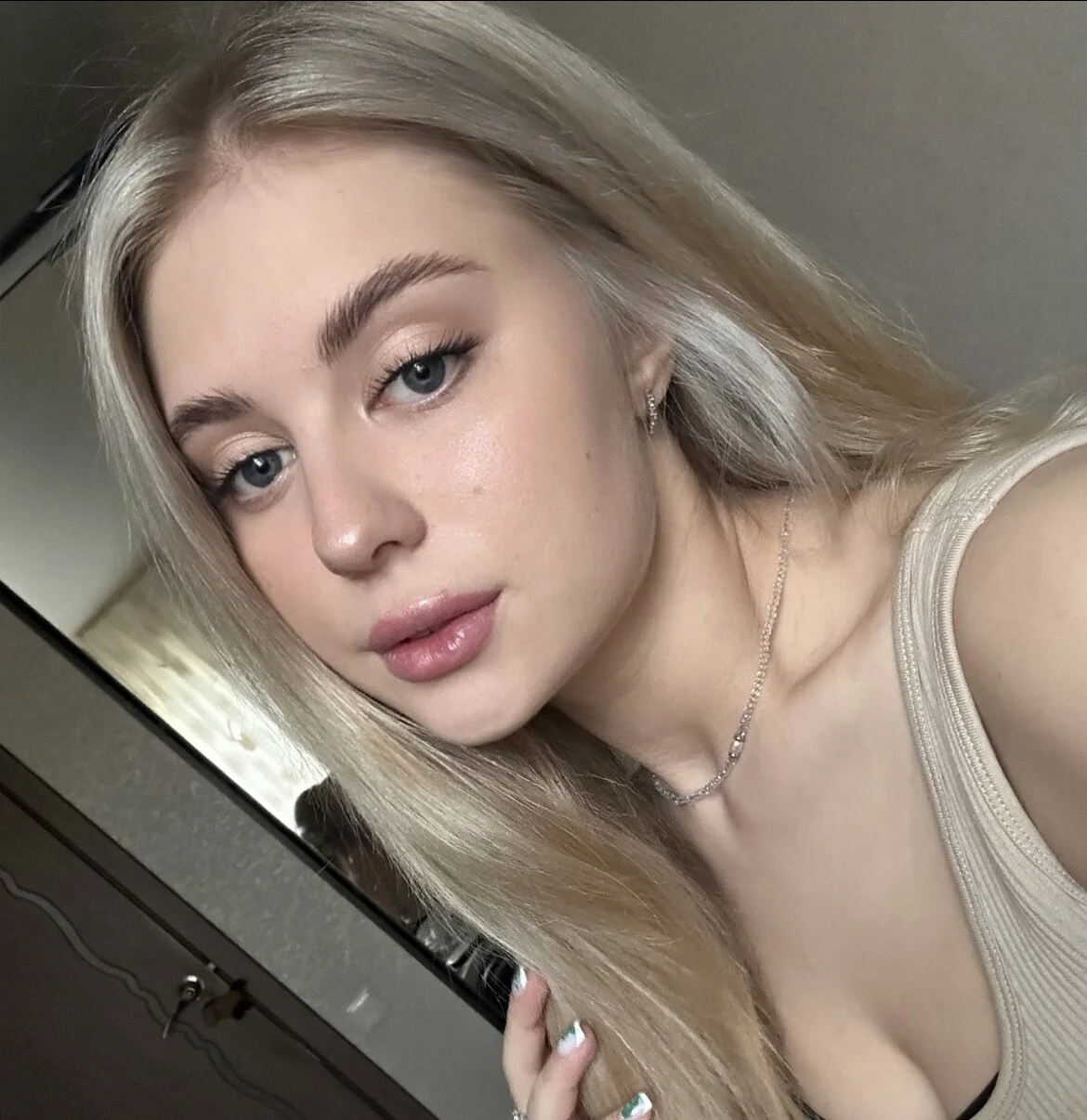 XXX Porn Photo of Nude RadiantBliss 5