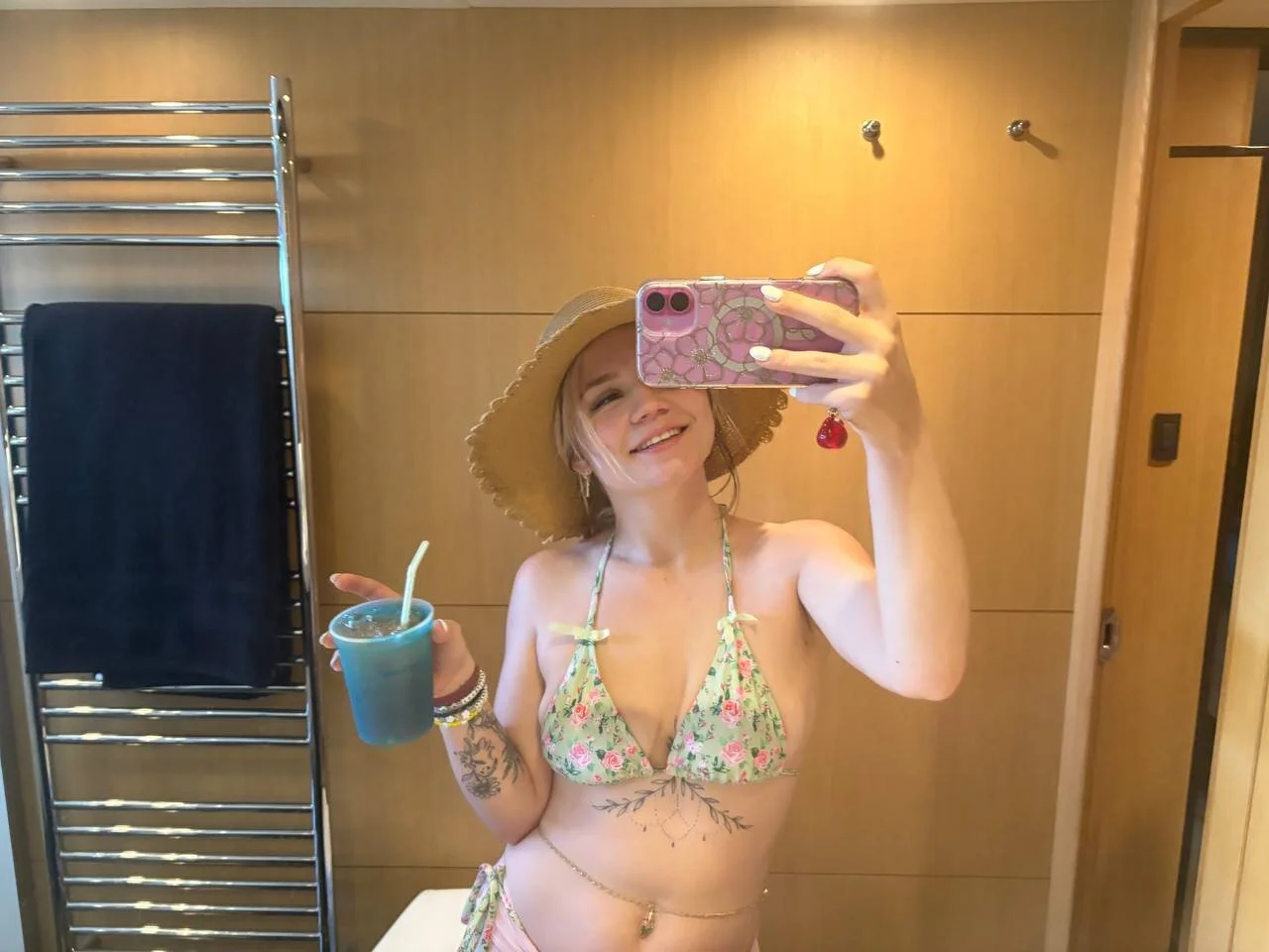 XXX Porn Photo of Nude Cutiepiespanks 70