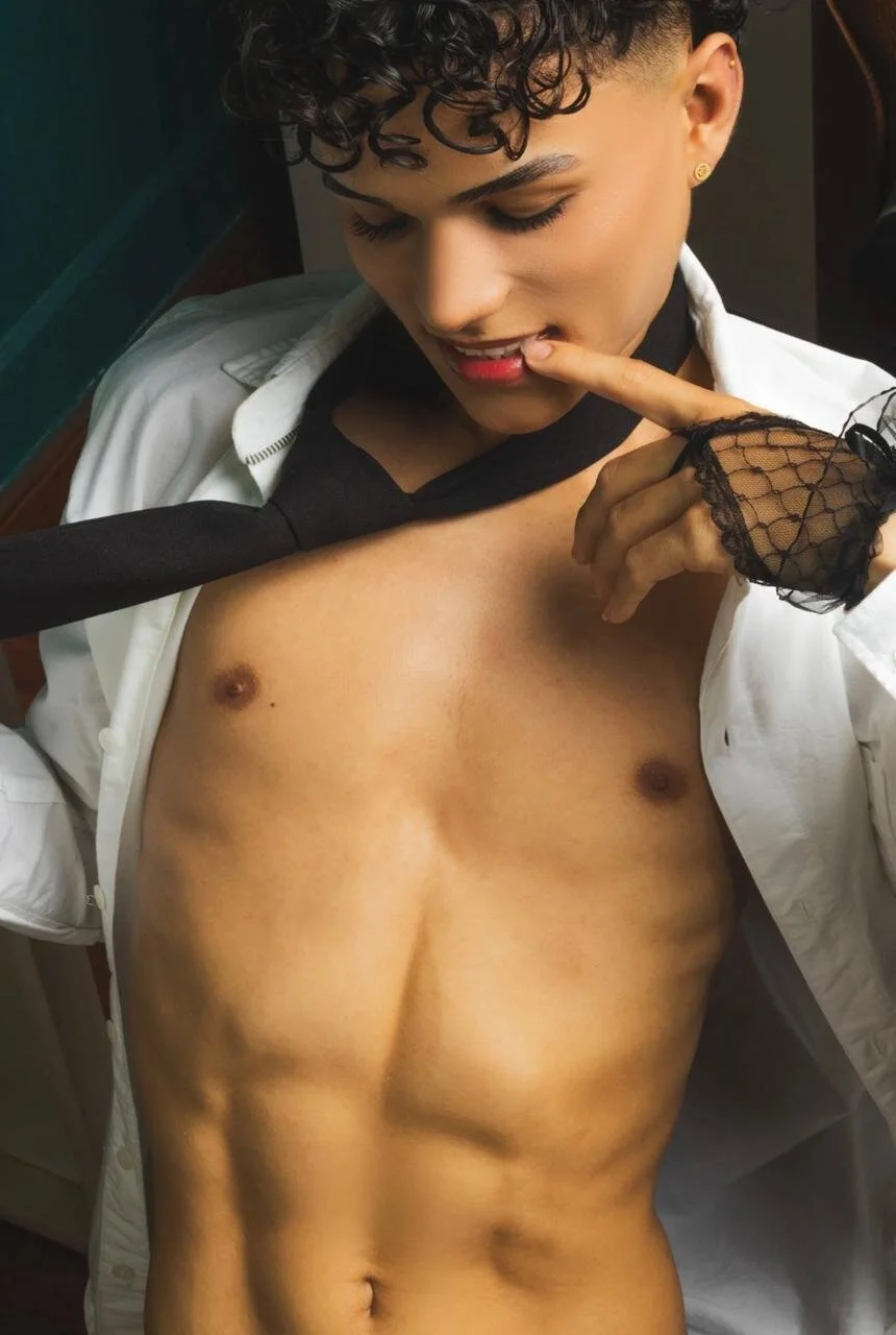 XXX Porn Photo of Nude kai_OnFire 9