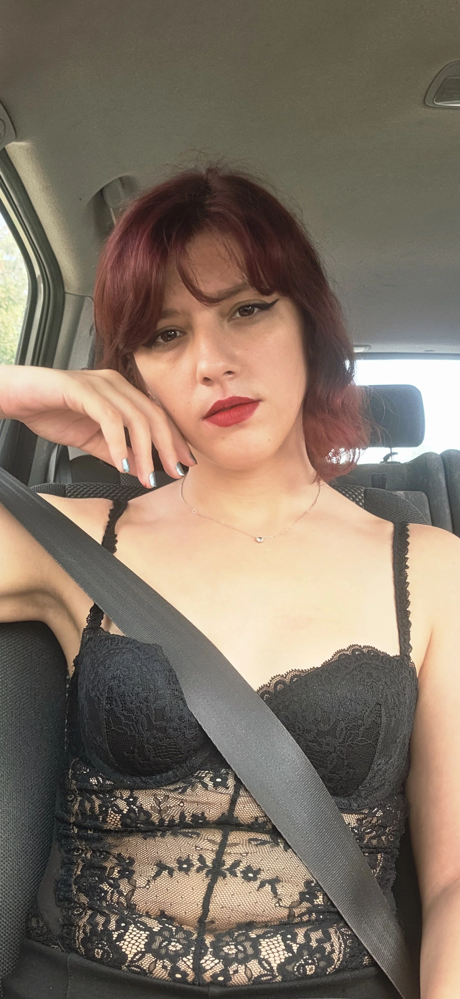 XXX Porn Photo of Nude LaraSmoking 3