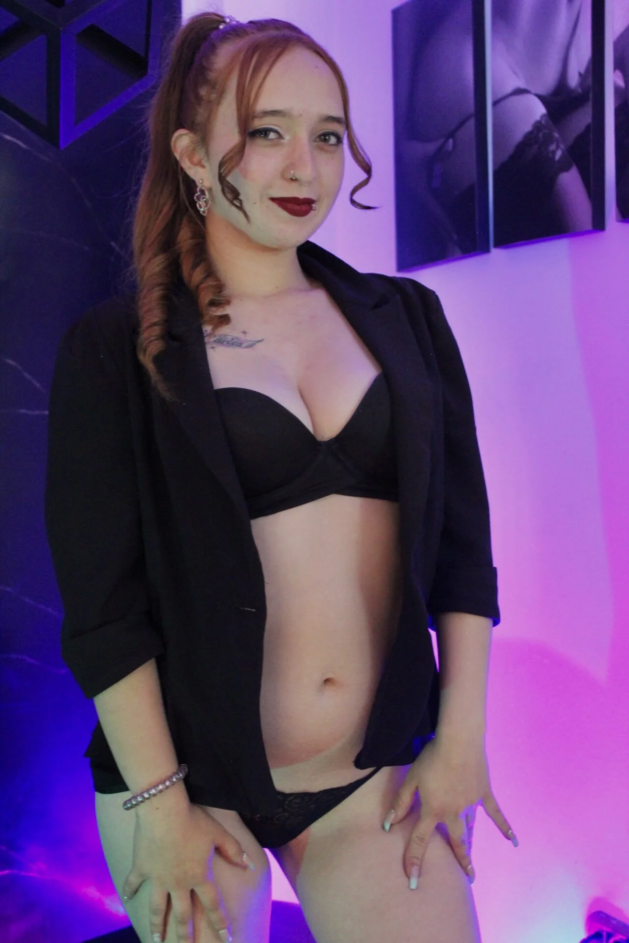 XXX Porn Photo of Nude Liaroberts1 32