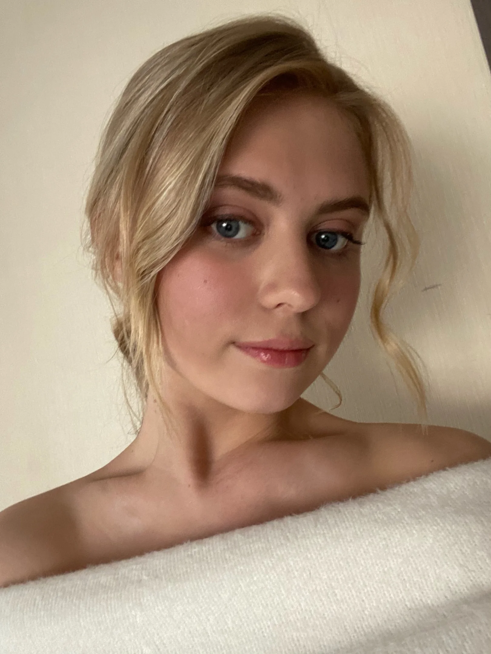 XXX Porn Photo of Nude RadiantBliss 2