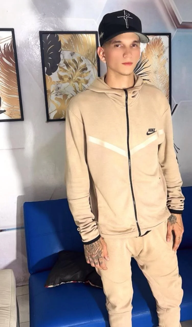 XXX Porn Photo of Nude Alex_jeins_at 1