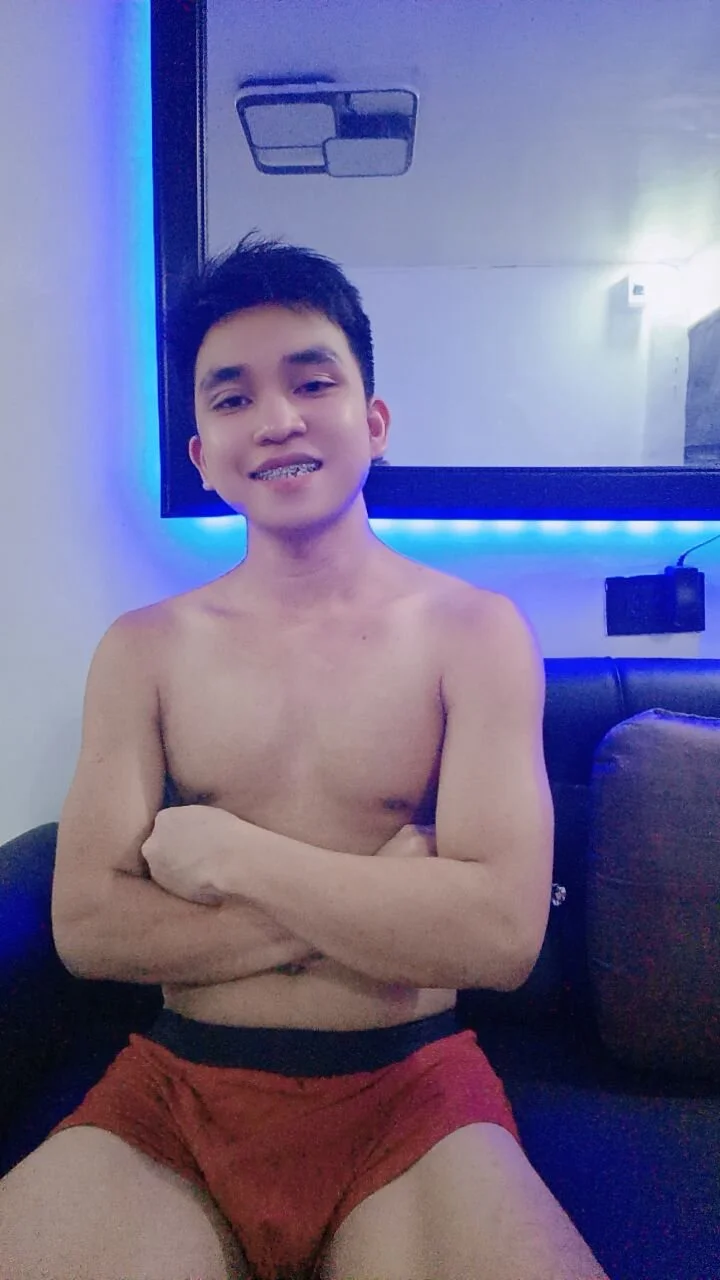 XXX Porn Photo of Nude AsianRoman_Grey 1
