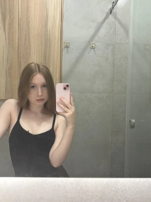 XXX Porn Photo of Nude LiliTiny 16
