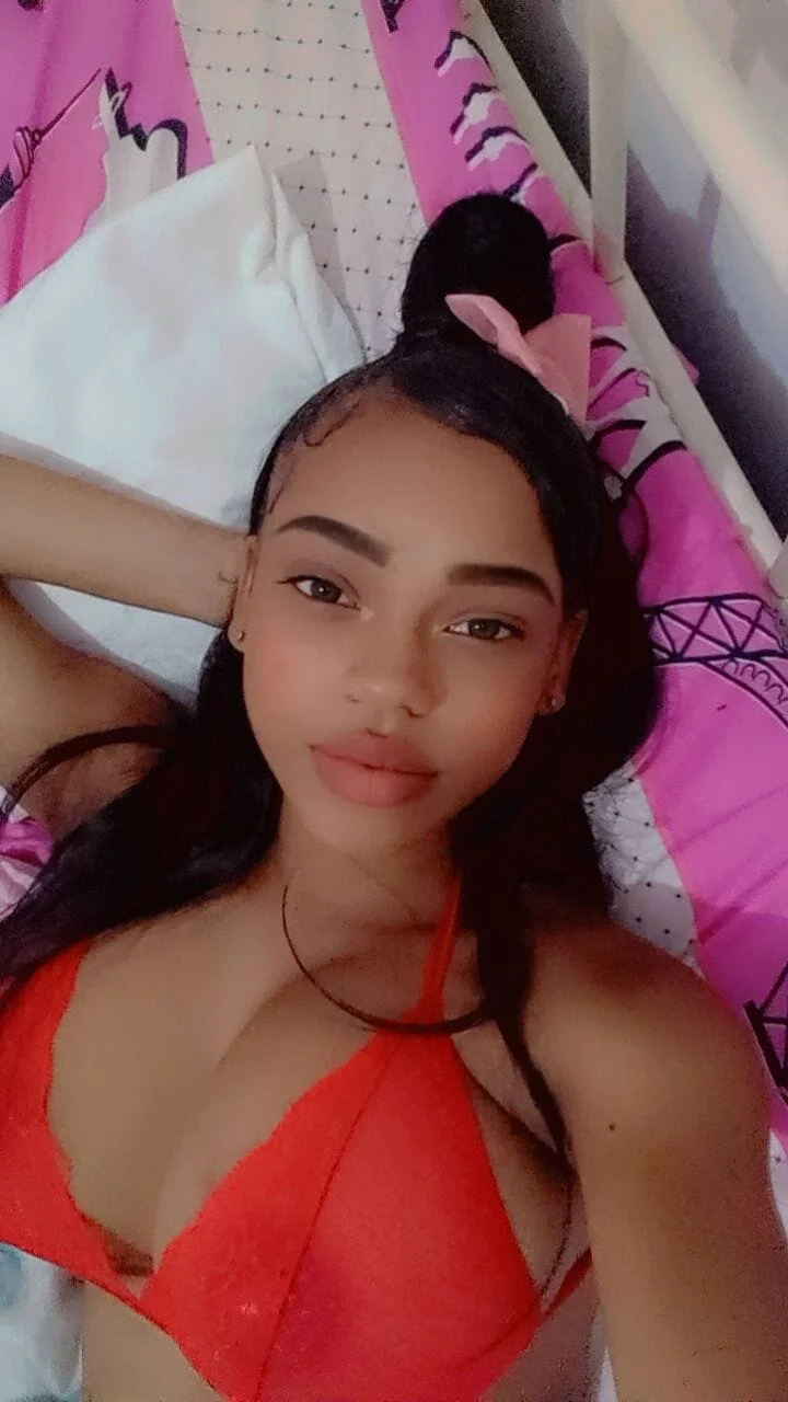 XXX Porn Photo of Nude littleebonymommy 4