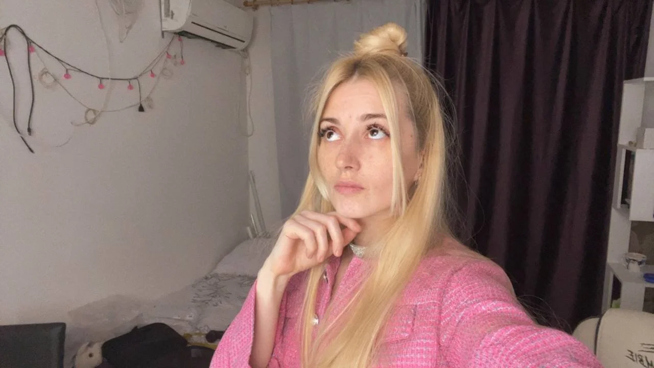 XXX Porn Photo of Nude super_peach_stream11 14