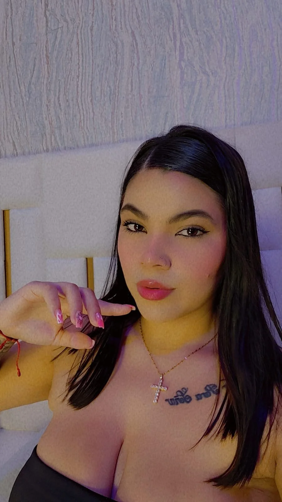 XXX Porn Photo of Nude hillary_uckerman_ 48