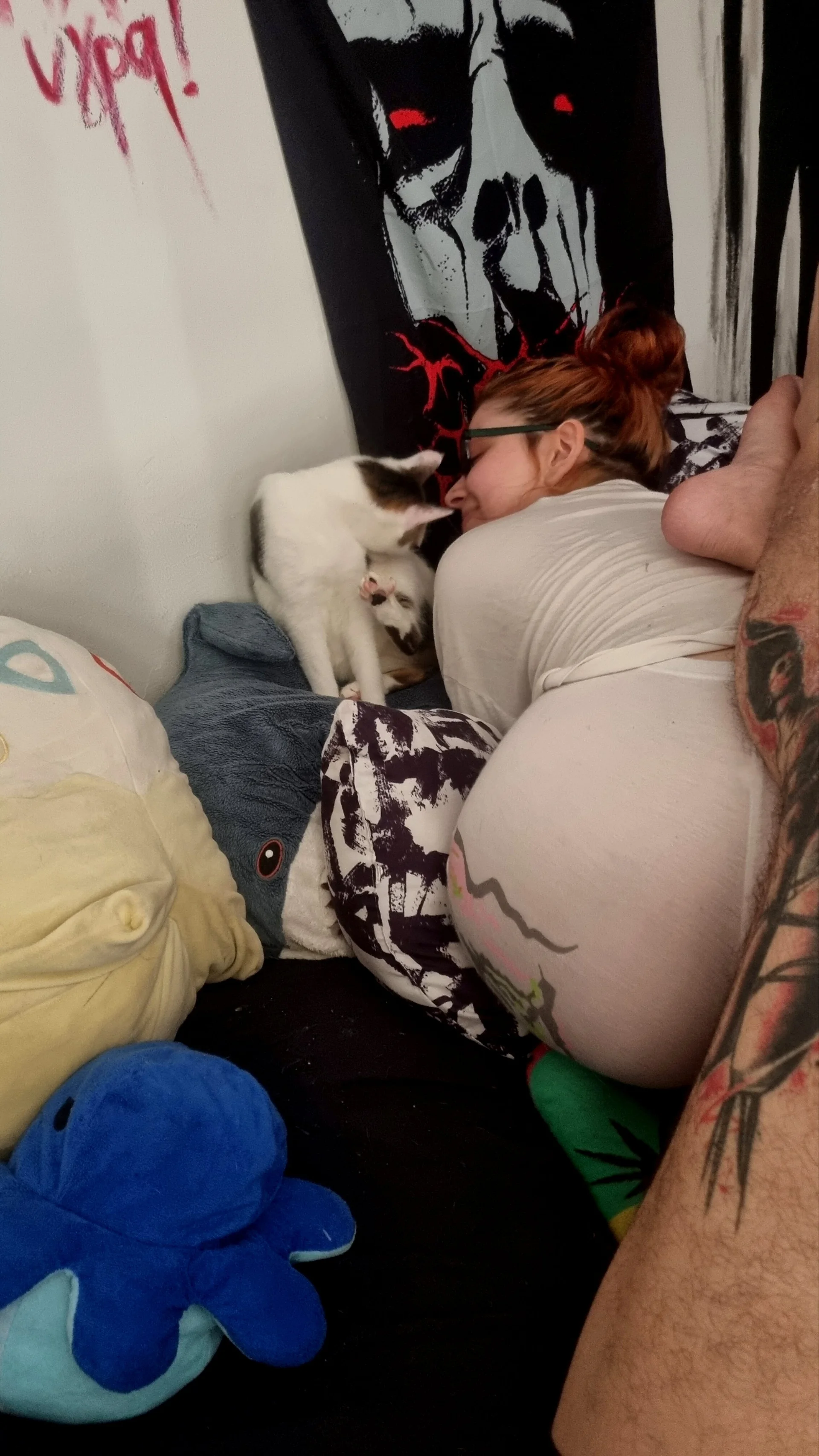 XXX Porn Photo of Nude whatevaandissues 14