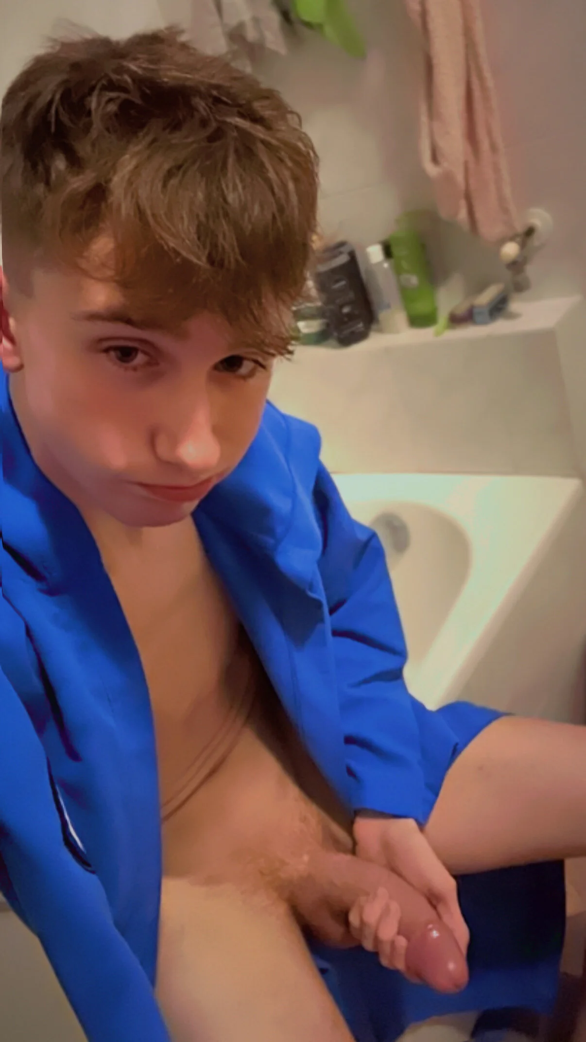 XXX Porn Photo of Nude ethantwinki 12