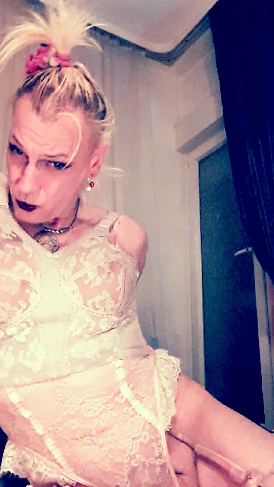 XXX Porn Photo of Nude LadyCrossSuza 10