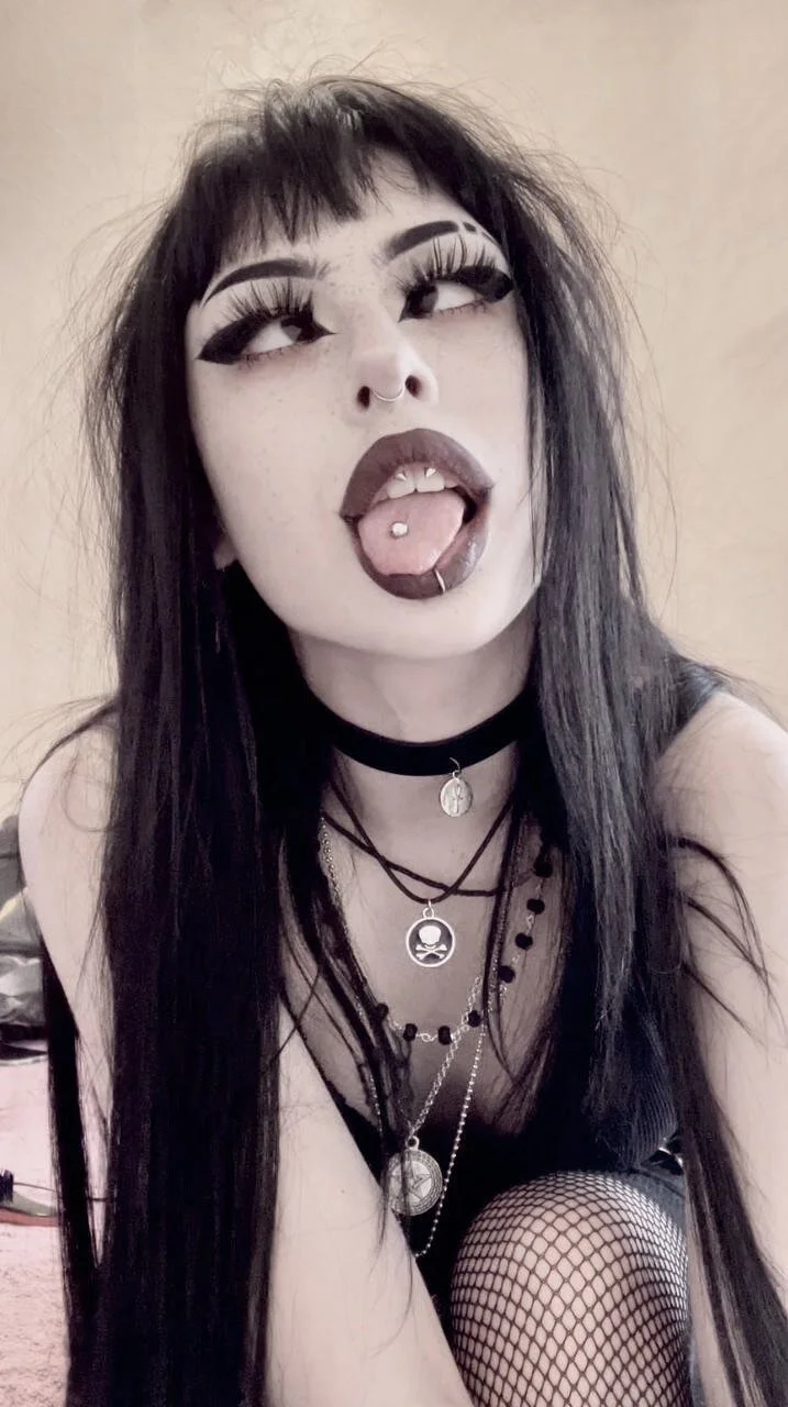 XXX Porn Photo of Nude venomeowww__ 4