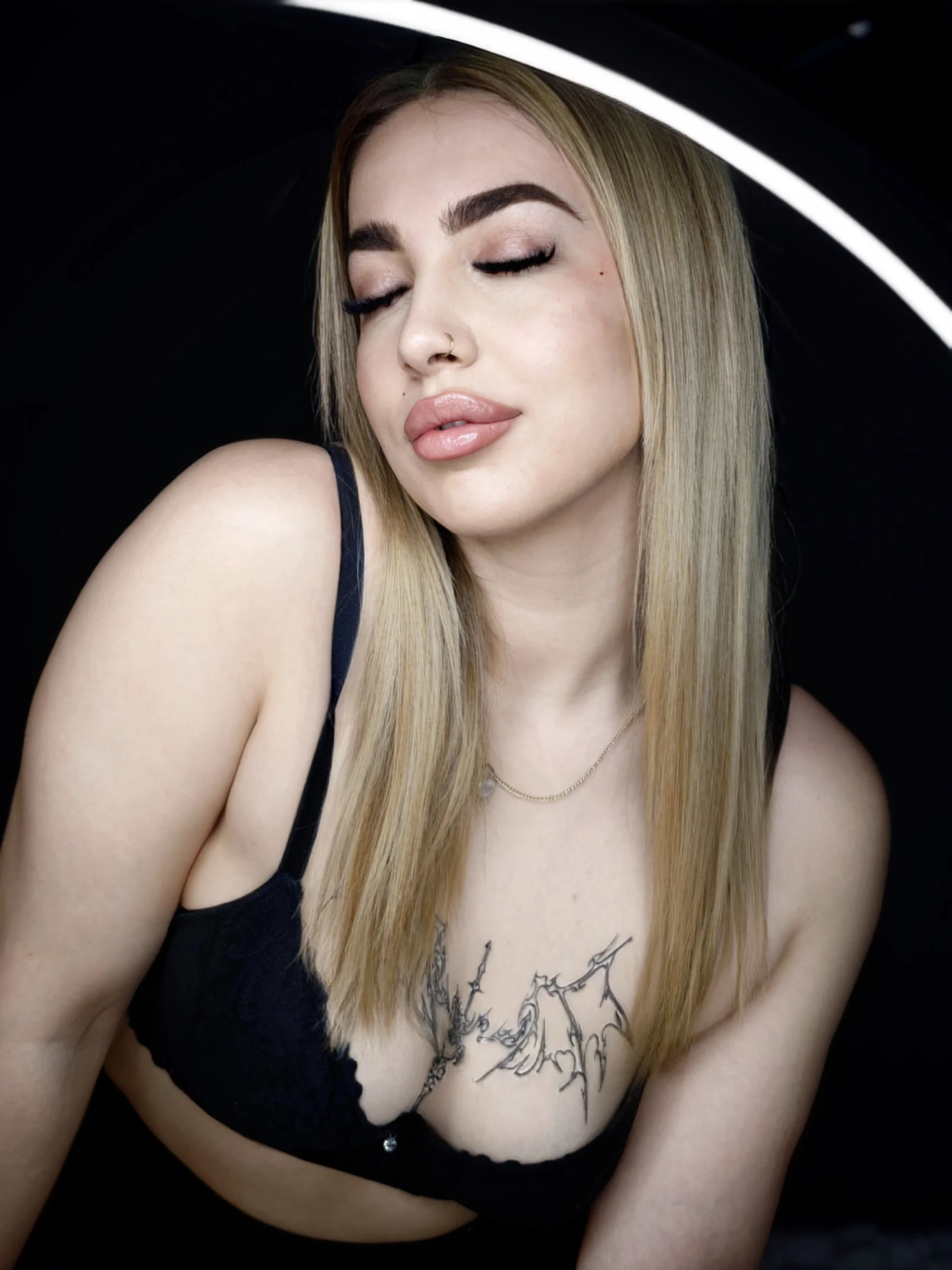 XXX Porn Photo of Nude ZarasPlayground 19