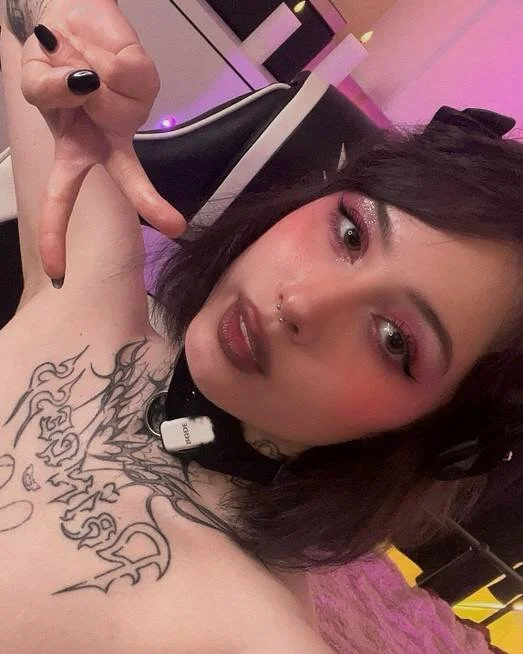 XXX Porn Photo of Nude 18km_from_you 1