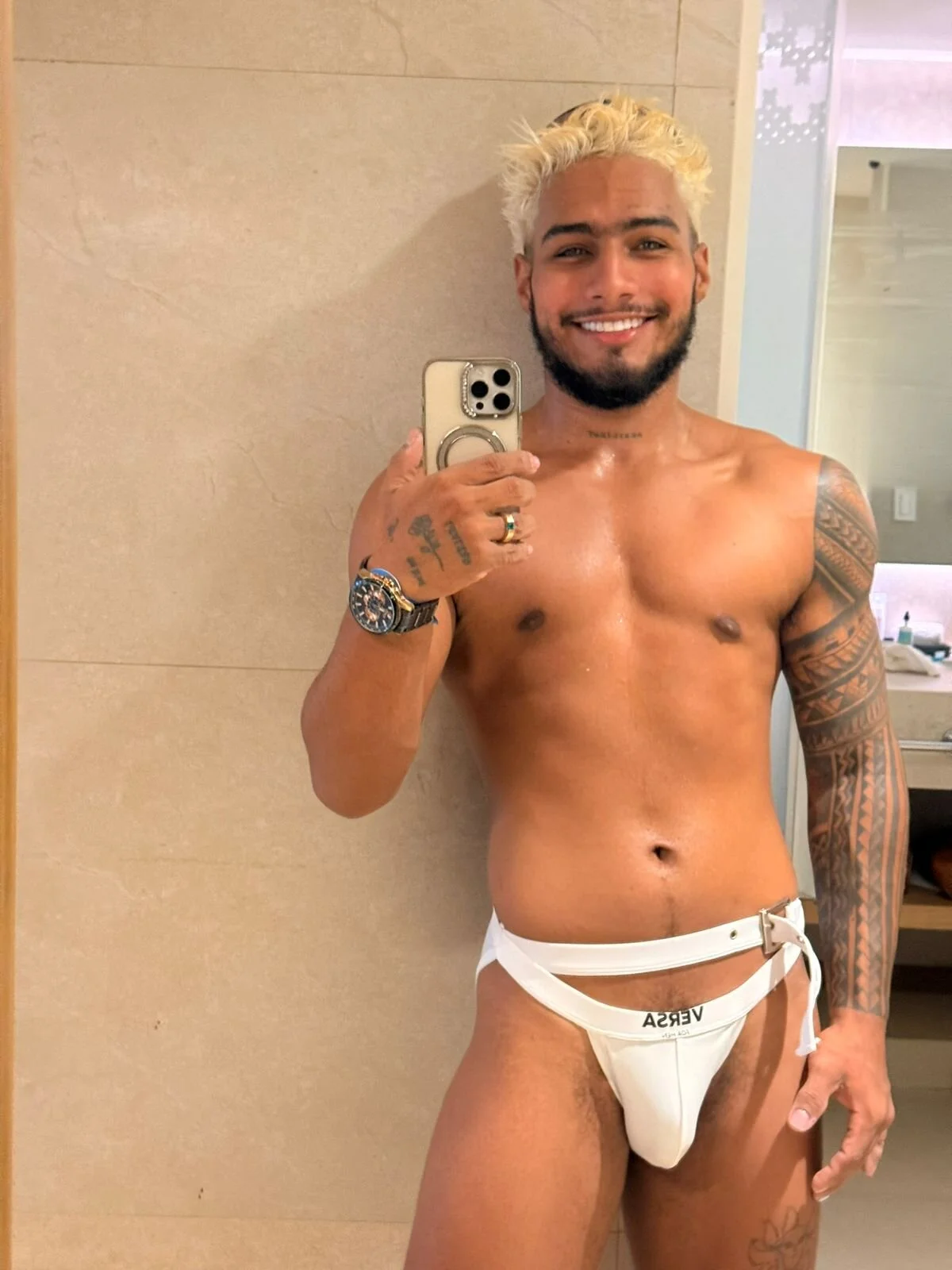 XXX Porn Photo of Nude YoiPerezDj 15