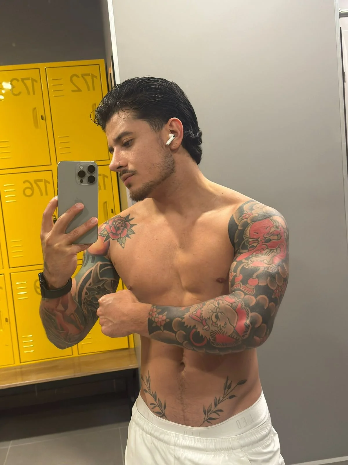 XXX Porn Photo of Nude chris_morton 10