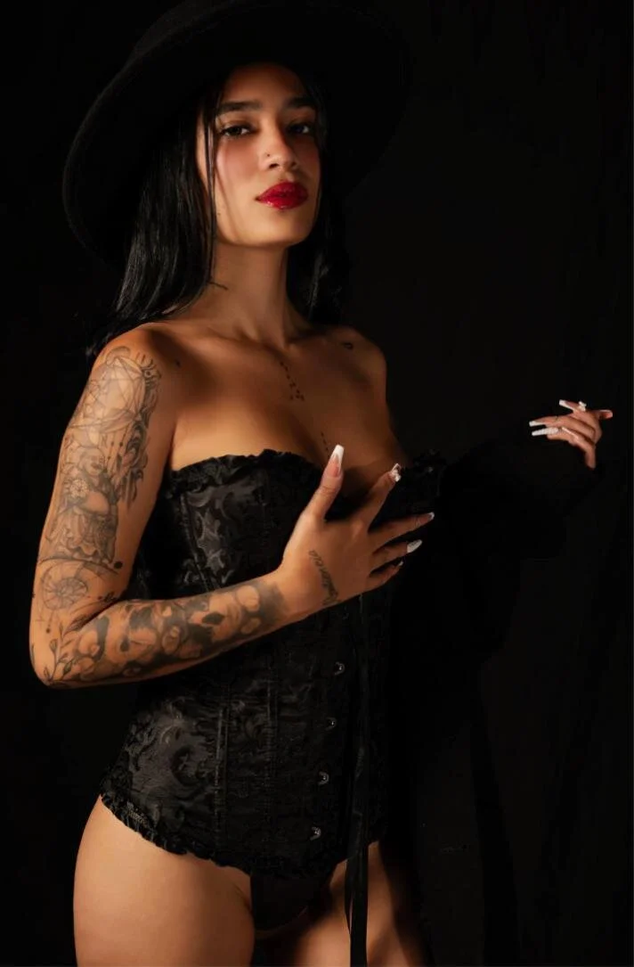 XXX Porn Photo of Nude laura_rouse_ 42