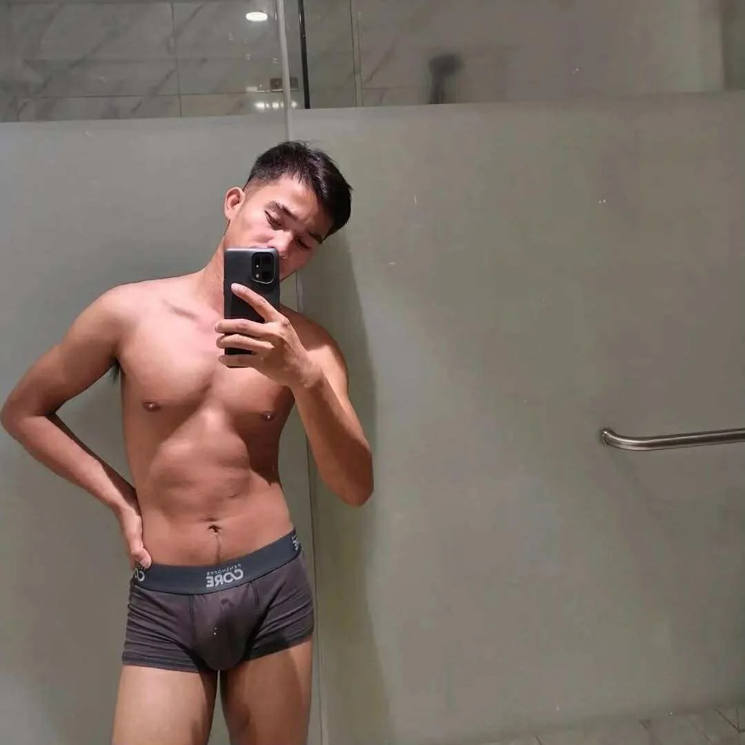 XXX Porn Photo of Nude AsianHorseCockOwen 5