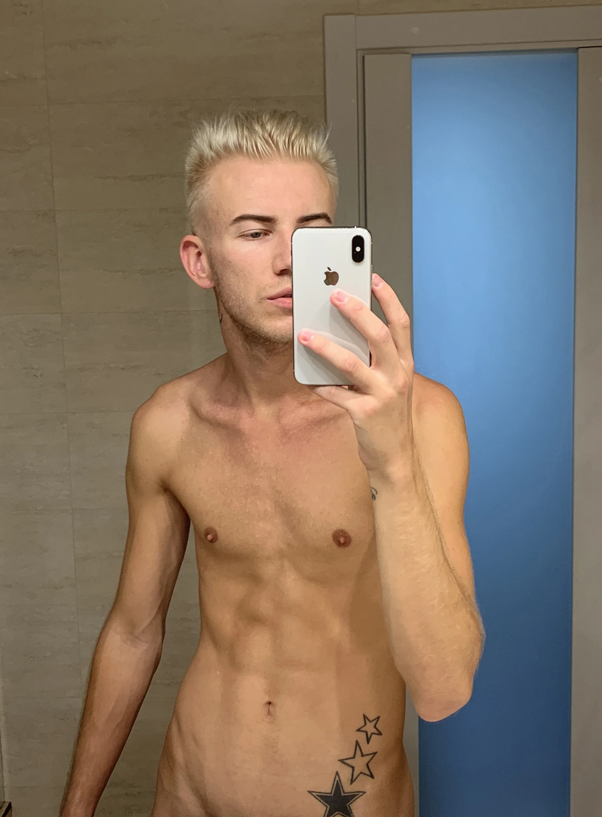 XXX Porn Photo of Nude Vuitton 4