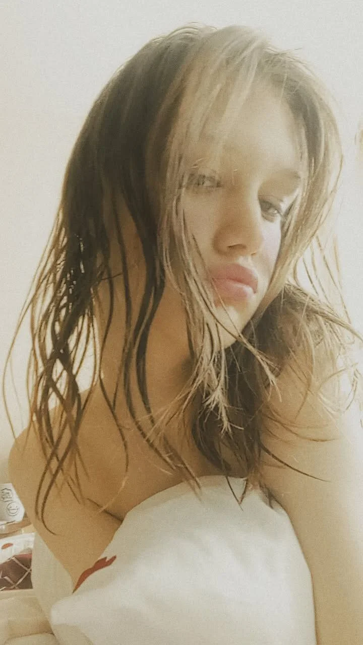 XXX Porn Photo of Nude AnnyiBlue 32