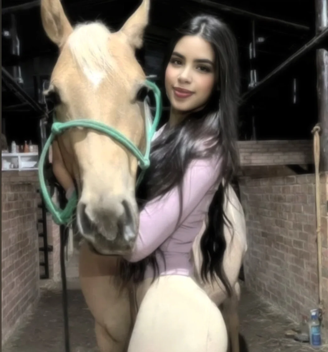 XXX Porn Photo of Nude Angelinav7 1