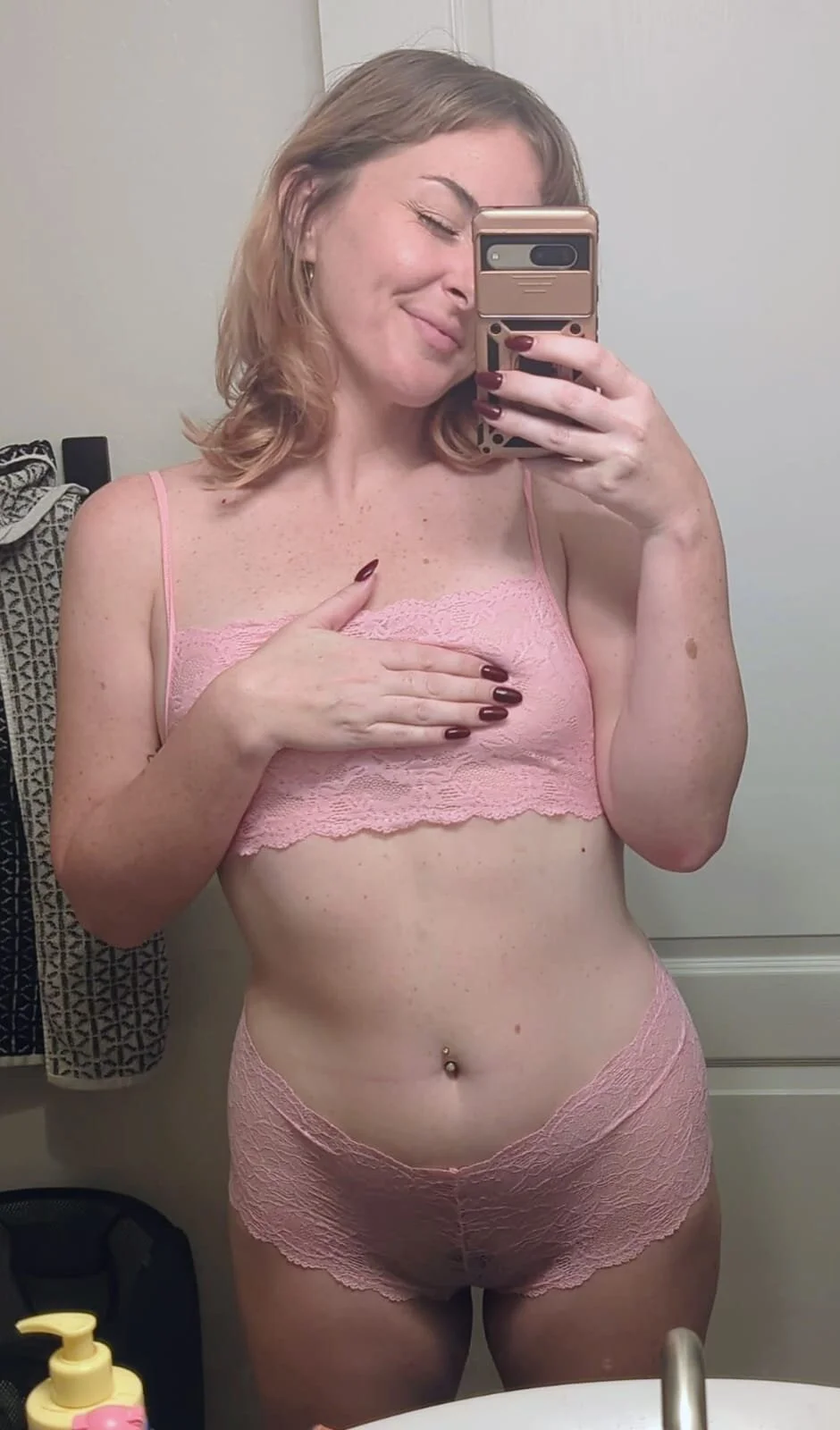 XXX Porn Photo of Nude RomyOmega 1