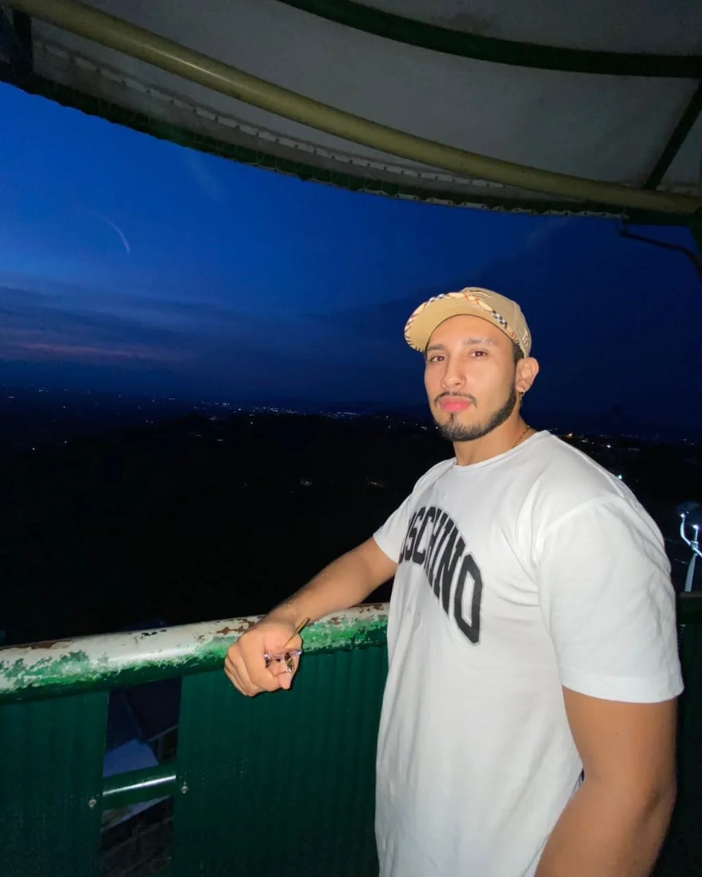 XXX Porn Photo of Nude Tyson_BearX 7