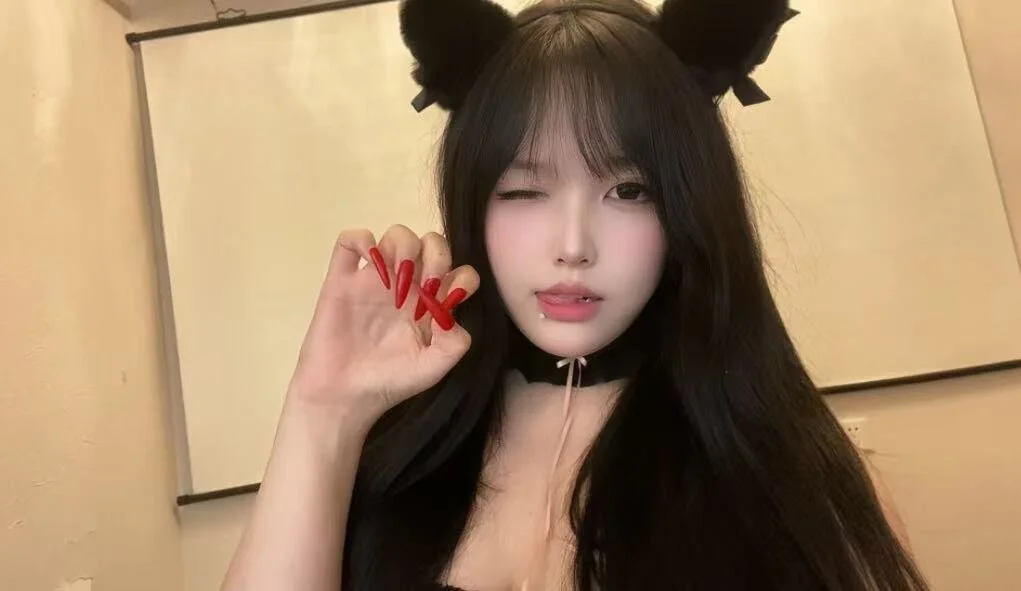 XXX Porn Photo of Nude iu-1314 1