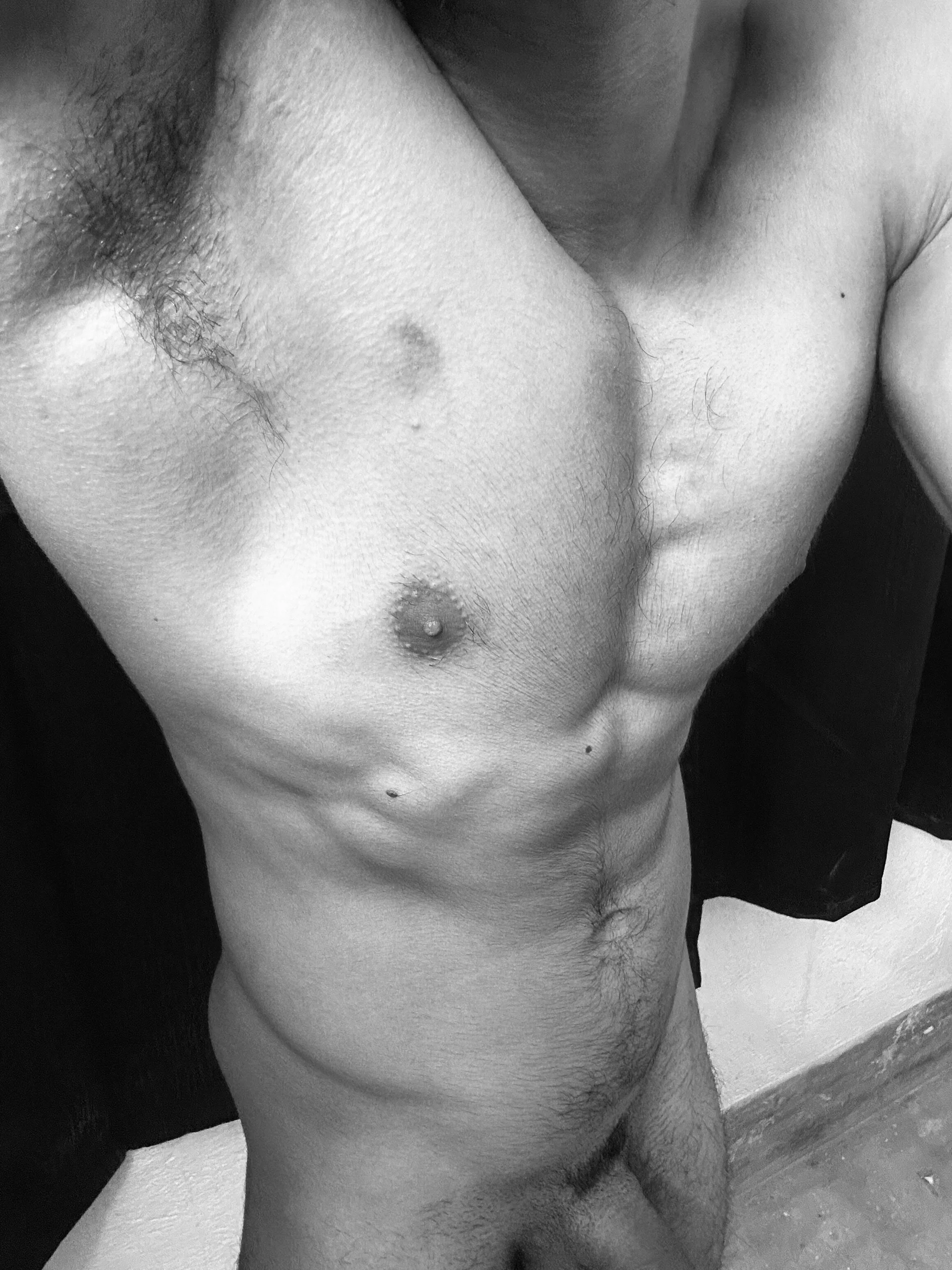 XXX Porn Photo of Nude hot_gym_b0y 4