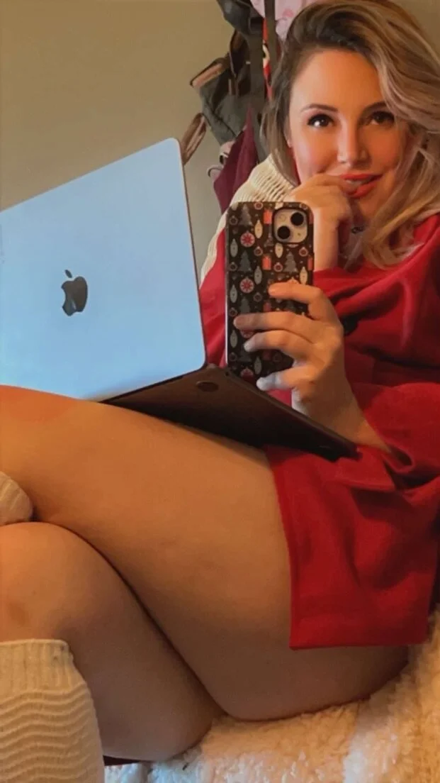XXX Porn Photo of Nude WakeAndBlaze 43