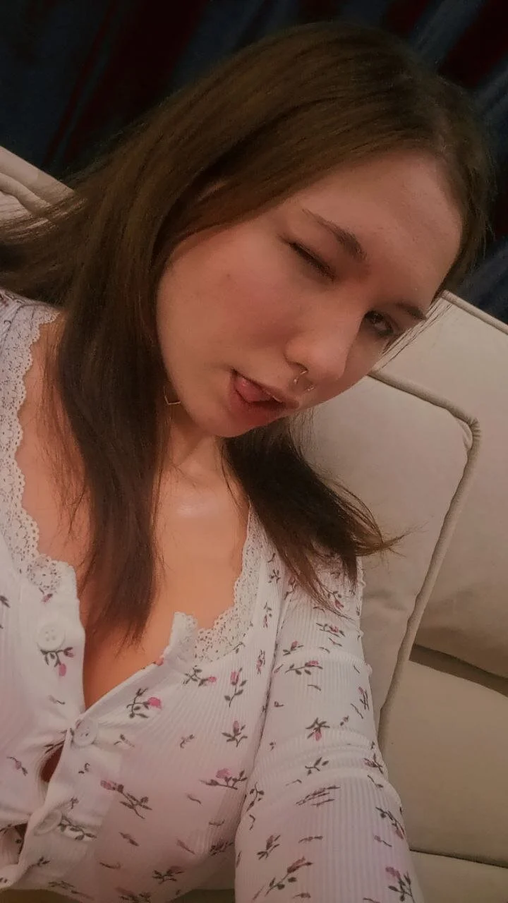 XXX Porn Photo of Nude RenVeyra 8