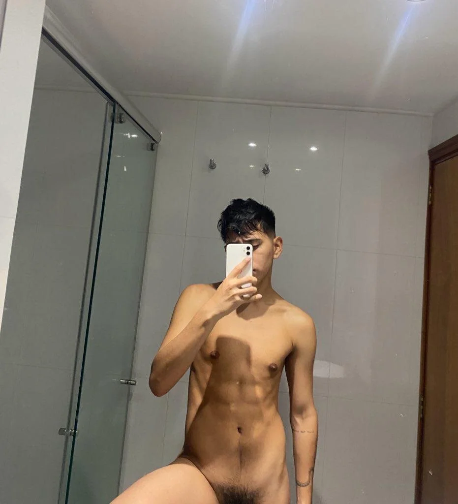 XXX Porn Photo of Nude adrik_cano__ 22