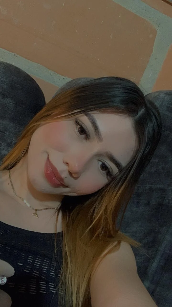 XXX Porn Photo of Nude emi_bloom 3