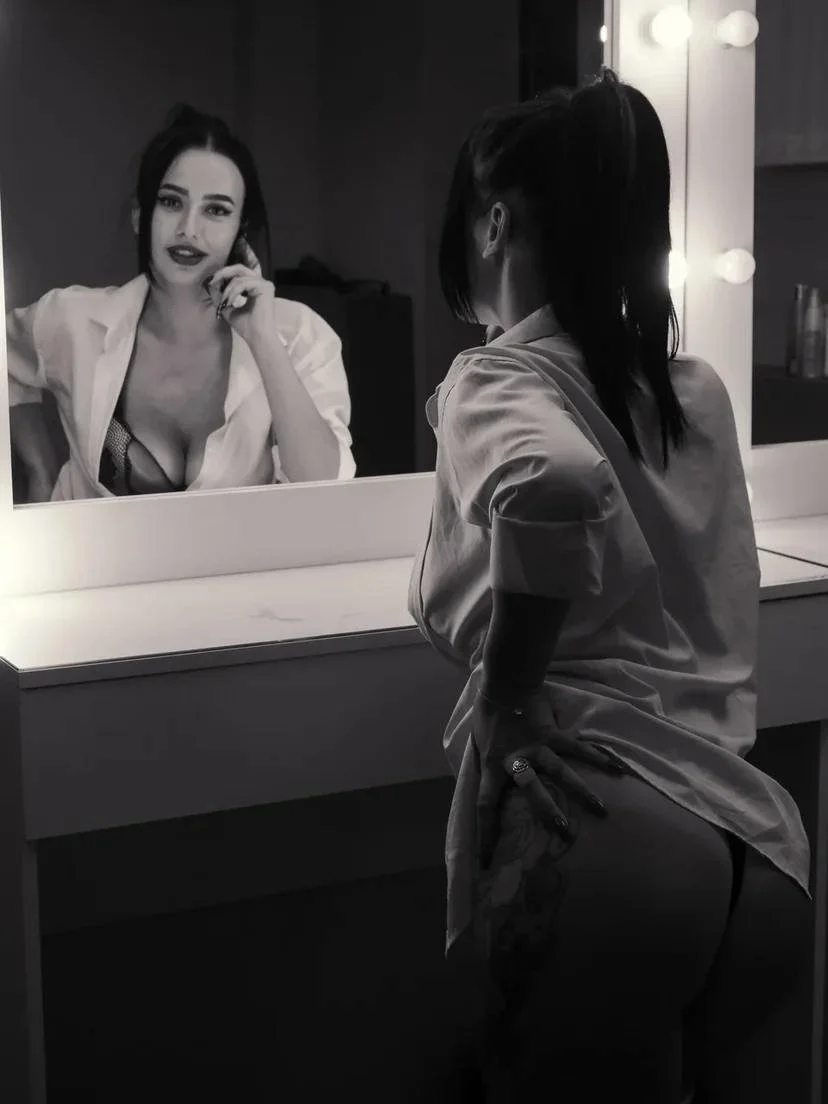 XXX Porn Photo of Nude Dora_Banks 24
