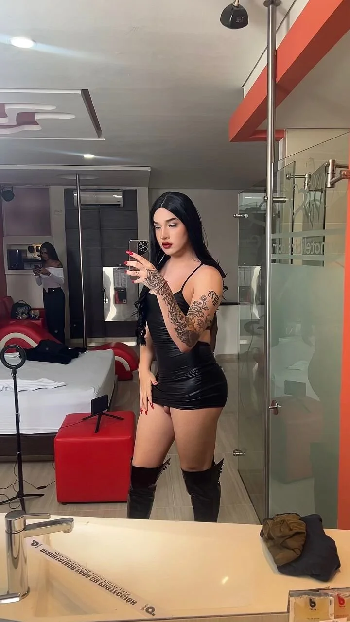 XXX Porn Photo of Nude bubble_red 8