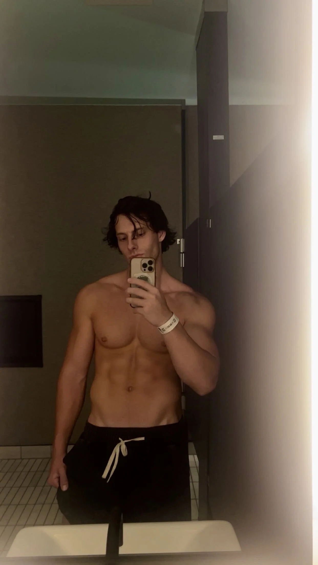 XXX Porn Photo of Nude alex_islivee 3