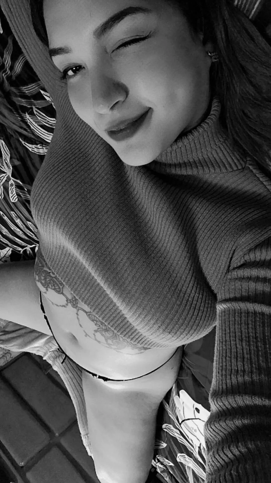 XXX Porn Photo of Nude FallsForHerSmile 3