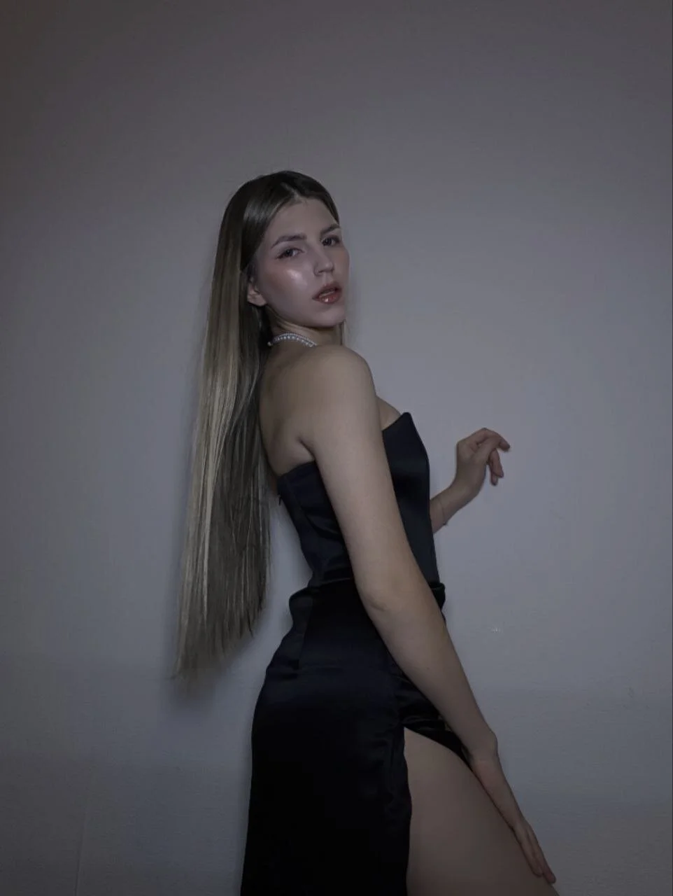 XXX Porn Photo of Nude LesleyCharm 1