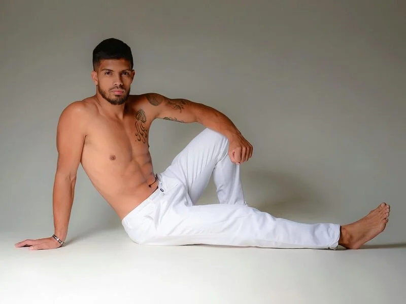 XXX Porn Photo of Nude DannSaenz 9