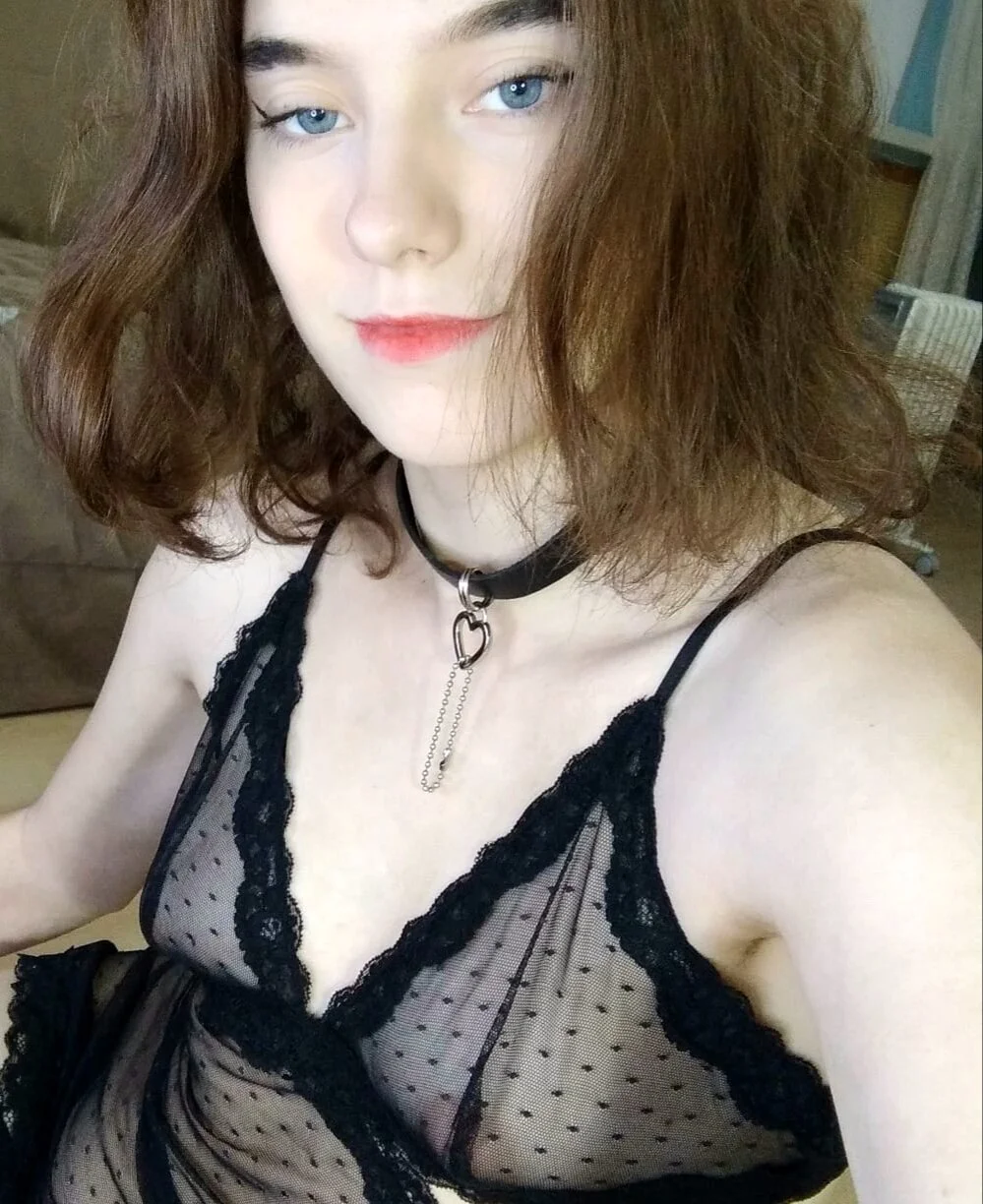 XXX Porn Photo of Nude CranberryHot 3