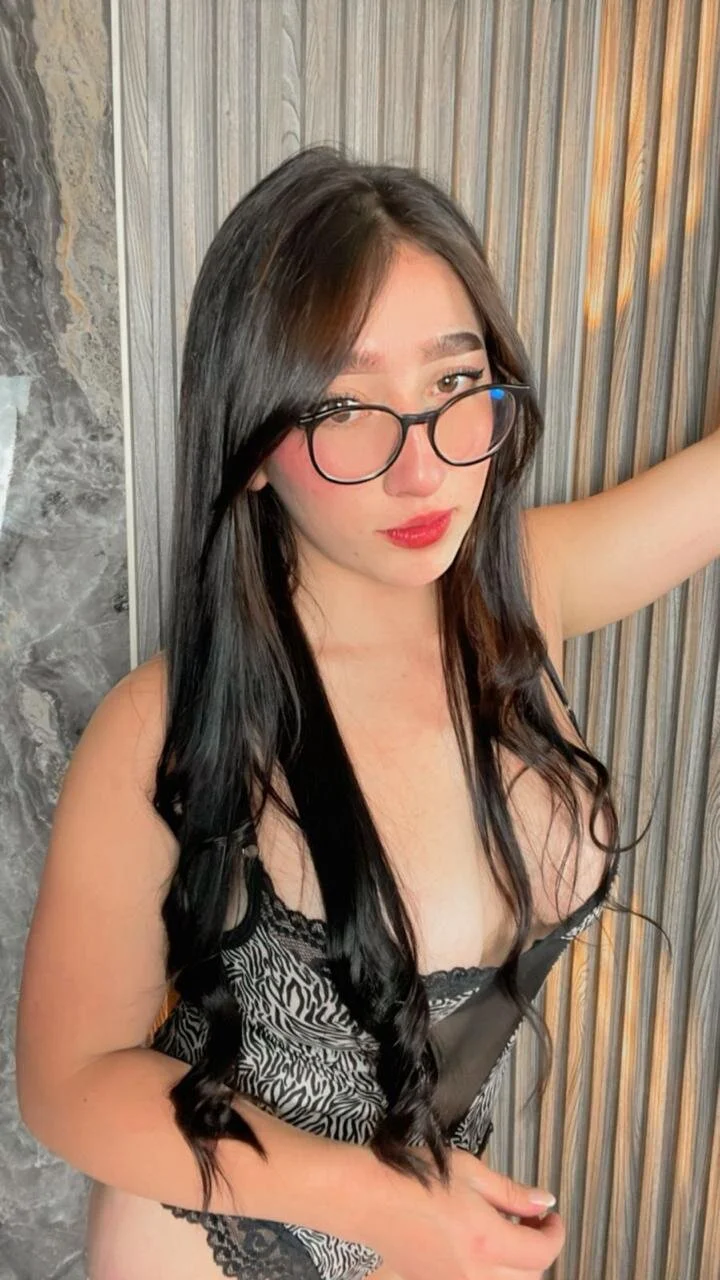 XXX Porn Photo of Nude Mia-Hornny 3
