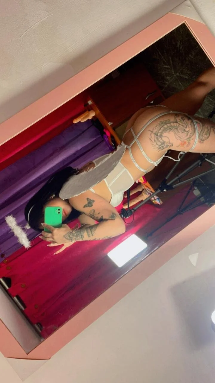 XXX Porn Photo of Nude adriannyp_1 32