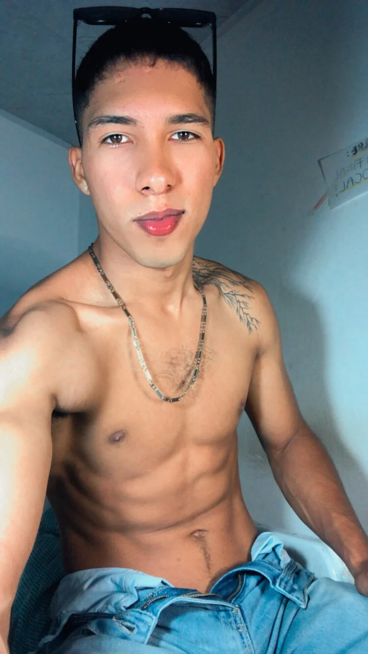 XXX Porn Photo of Nude maximo_vega_newv 14