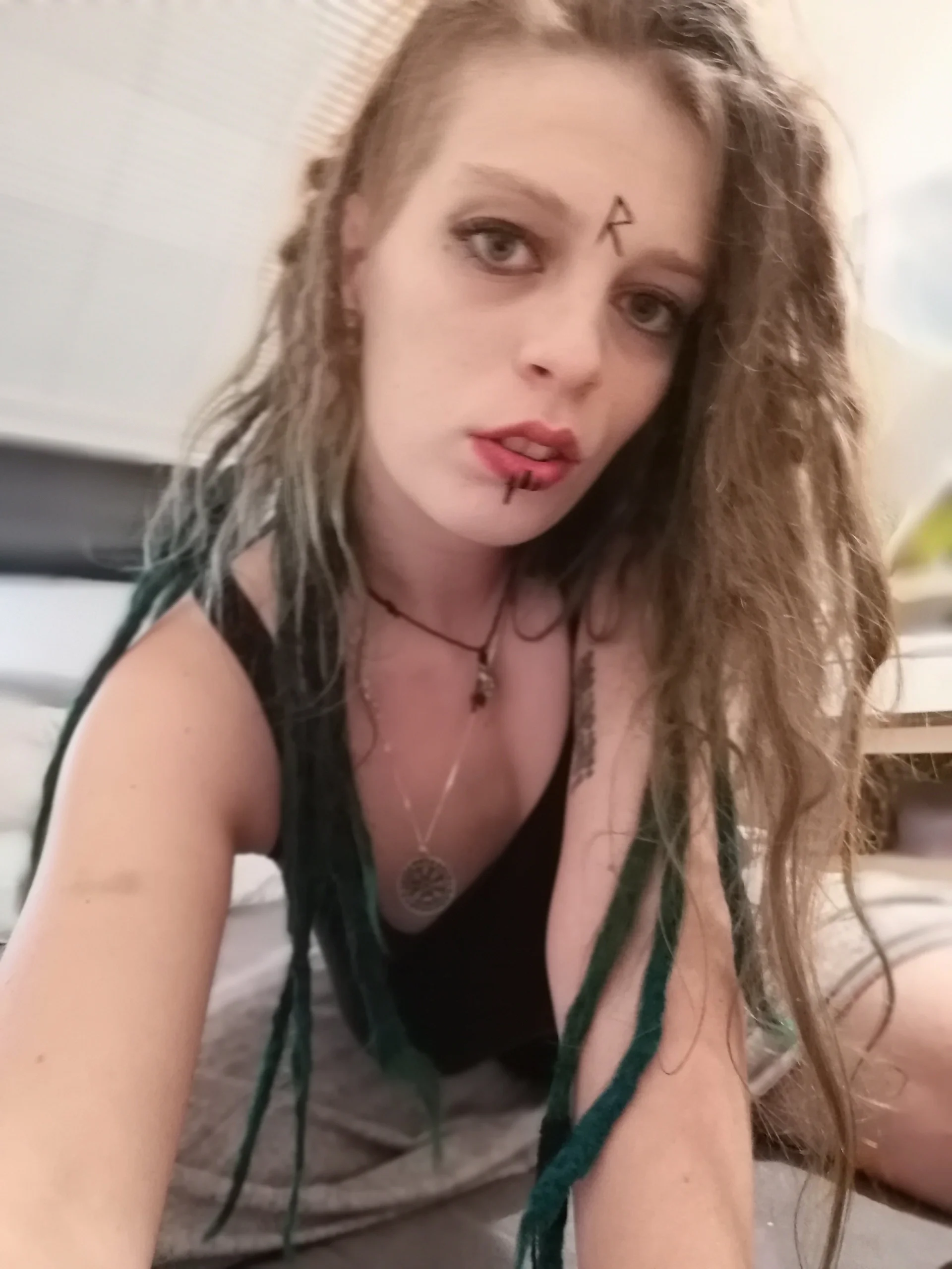 XXX Porn Photo of Nude MenaDreadfull 12