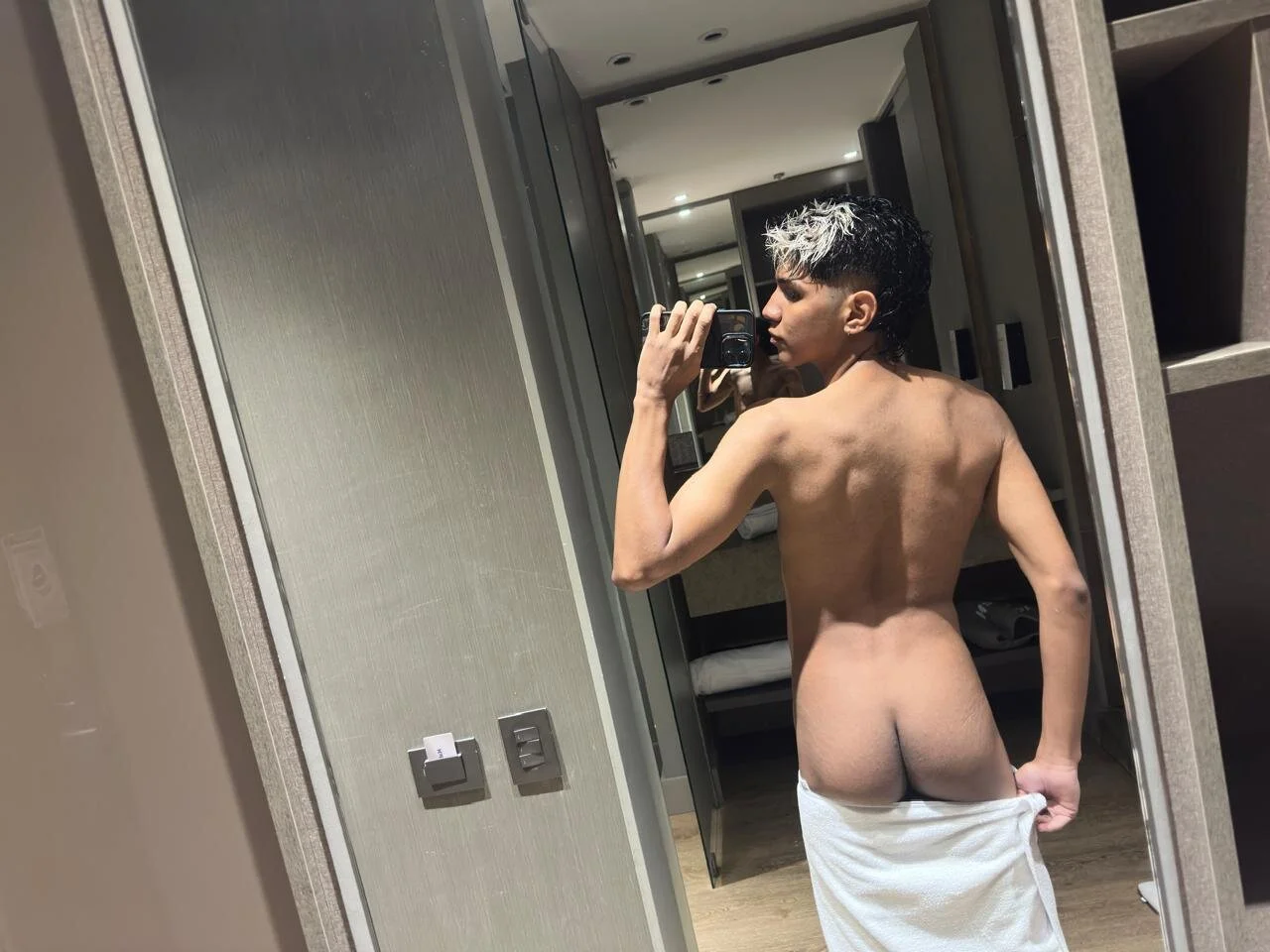 XXX Porn Photo of Nude sebas_secret 1