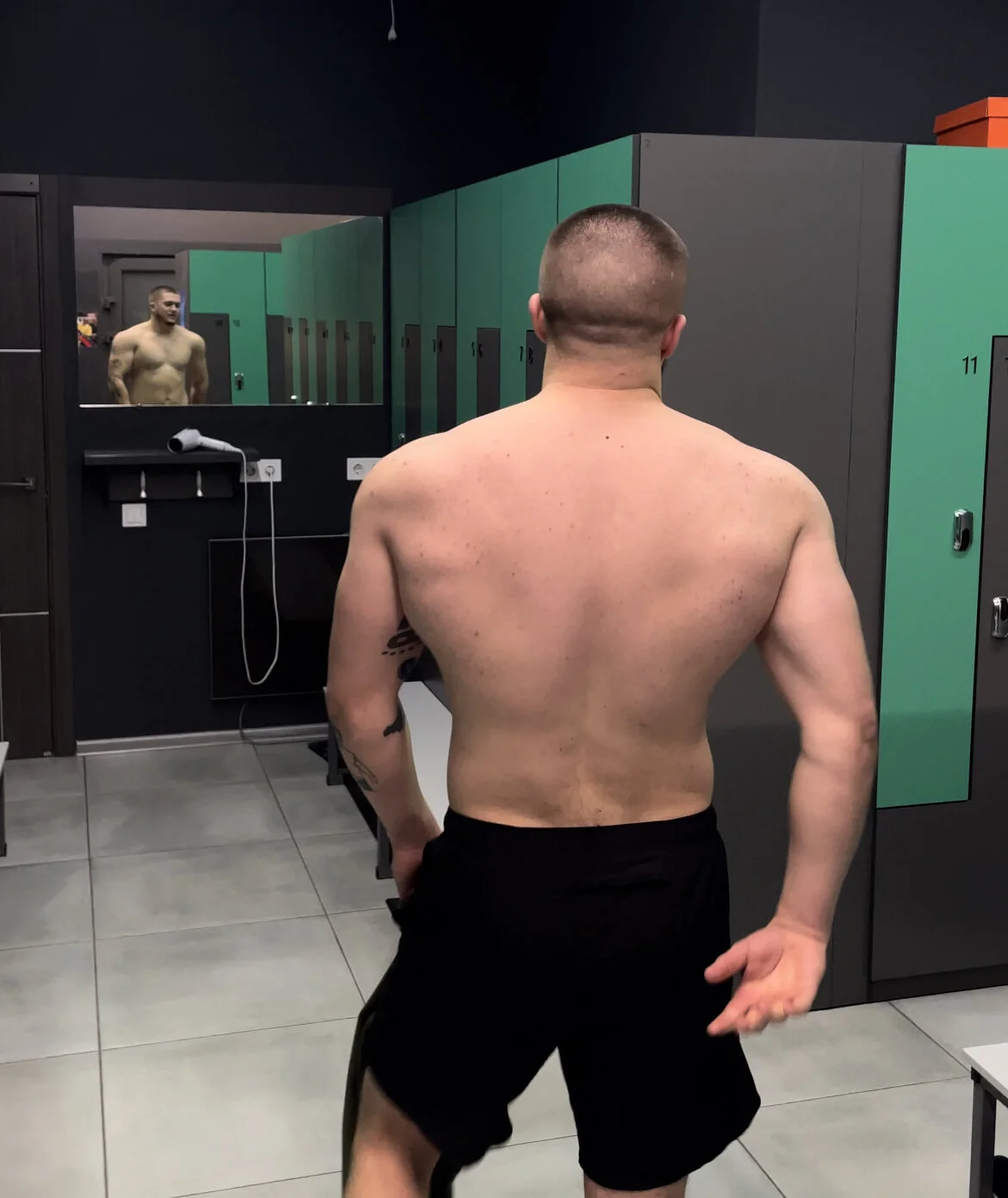 XXX Porn Photo of Nude Well_boy 7