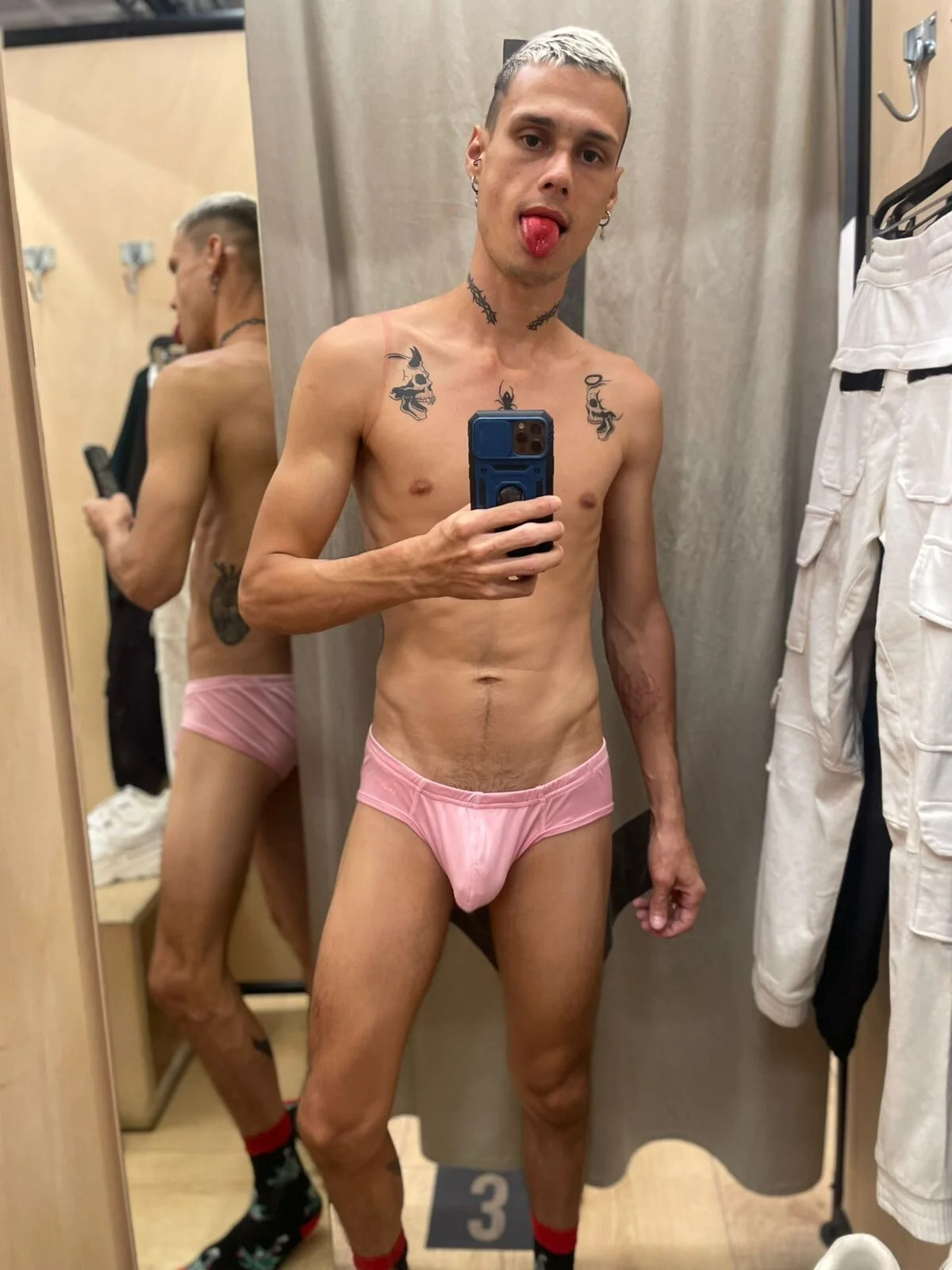 XXX Porn Photo of Nude fucking_sinner 2