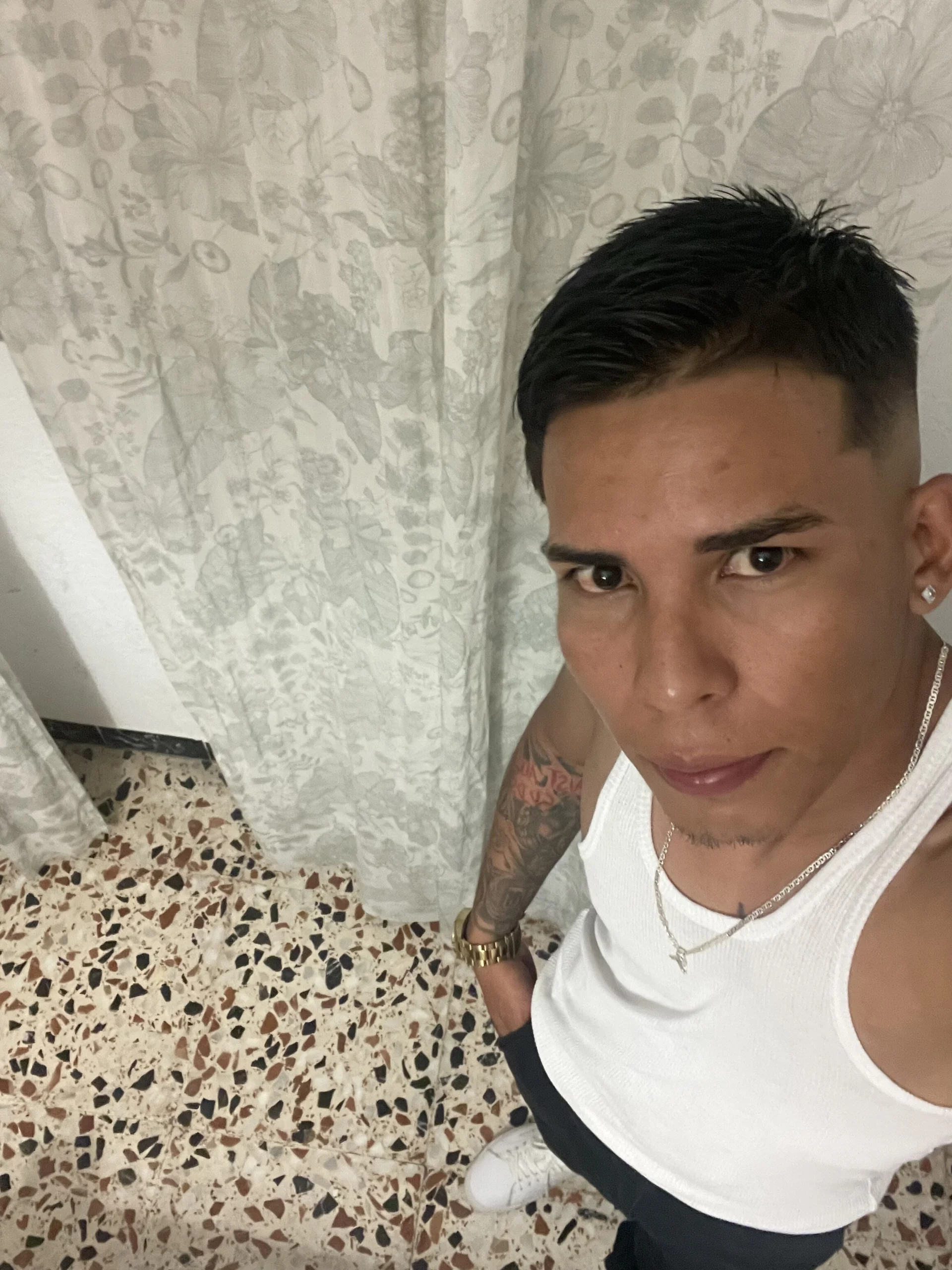 XXX Porn Photo of Nude LeiAaron9810 1