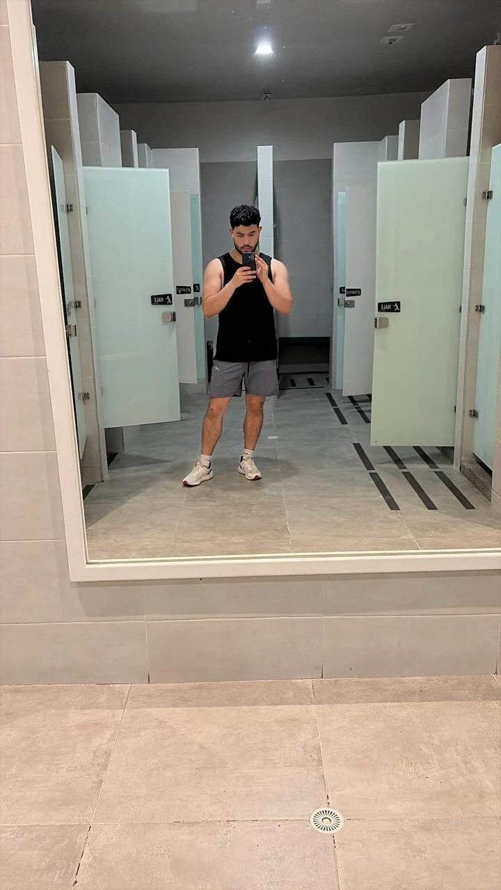 XXX Porn Photo of Nude Andrew_browm 8